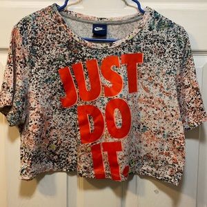 Nike Women’s Crop Top Size Medium Splash Color